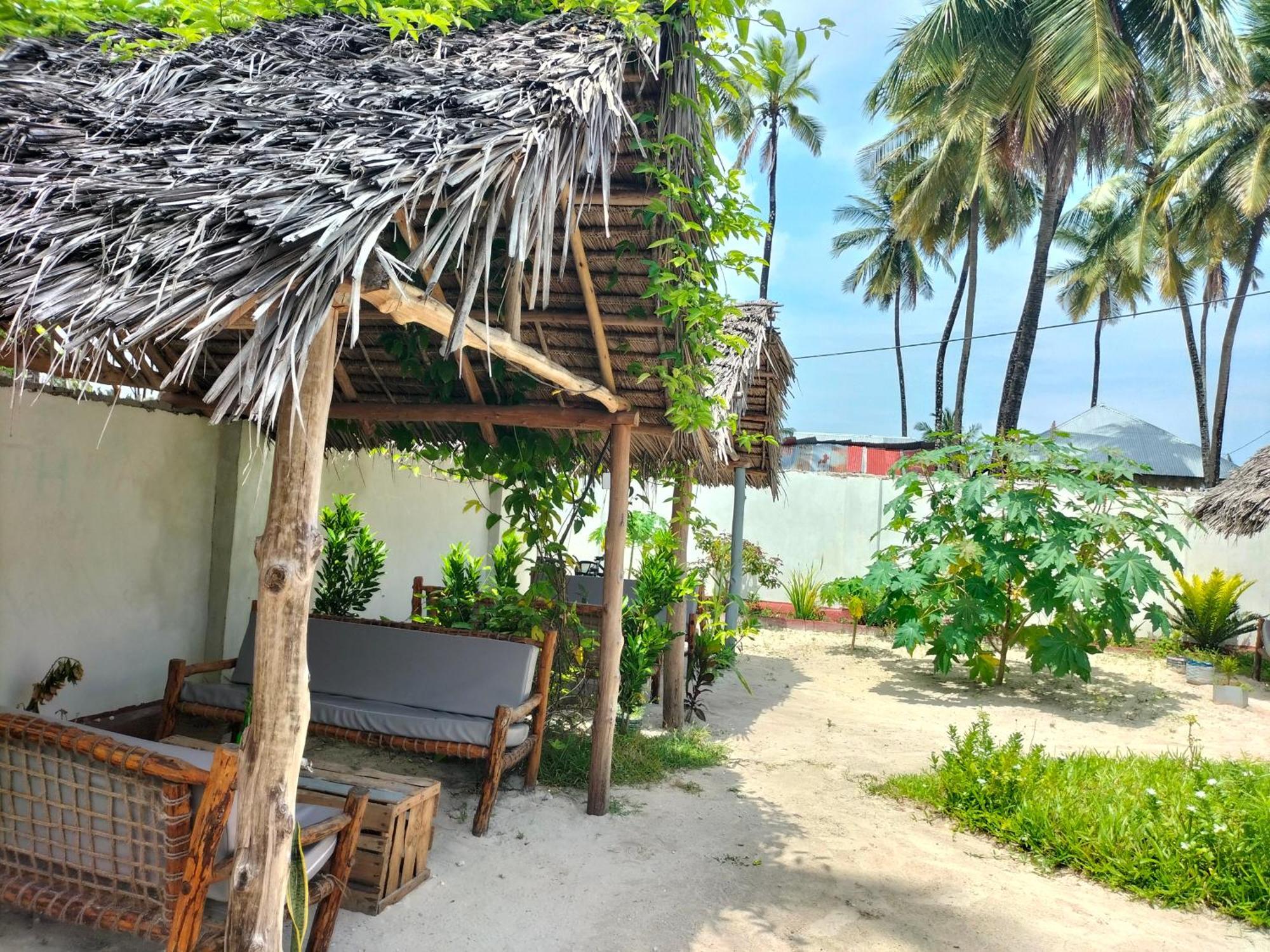 Mambo Leo Hostel パジェ エクステリア 写真