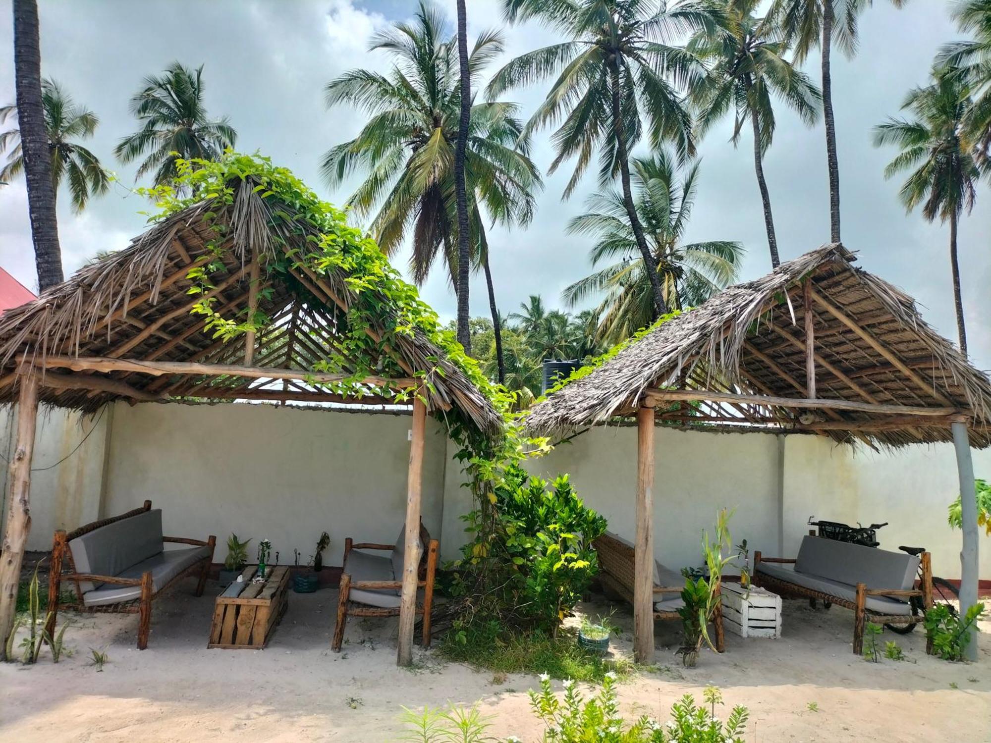Mambo Leo Hostel パジェ エクステリア 写真